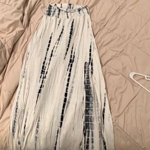 Maxi skirt with slit